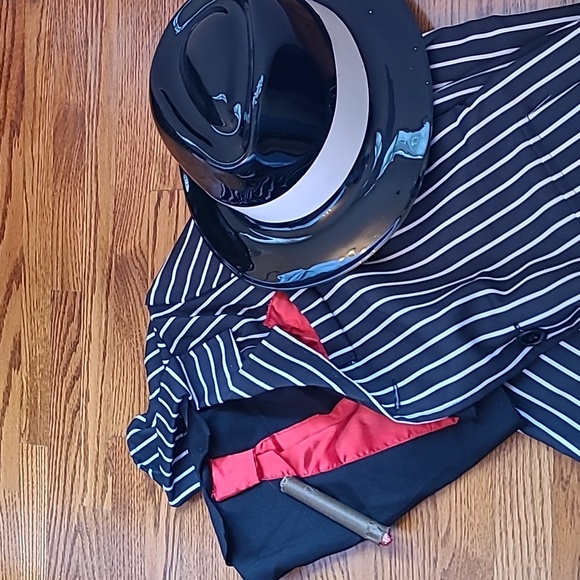 Halloween Costume - Picture 5 of 8